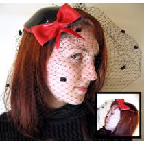 SOMBRERO DE LATEX NEGRO NEUD ROJO CON VELO