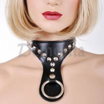 COLLAR DE CUERO CON TACHUELAS