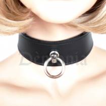 SCHWARZES LEDERHALSBAND