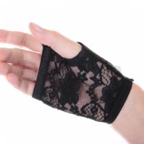 BLACK LACE MITTENS