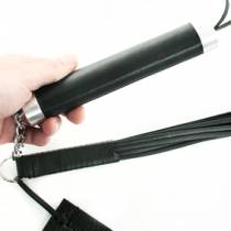 MARDERHUND AUS HARTLEDER + GRIFF + KETTE