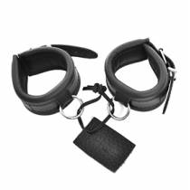 MANETTE IN PELLE NERA PREGIATA