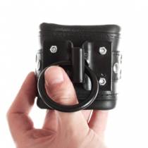 MANETTE IN PELLE NERA + PLACCA IN METALLO