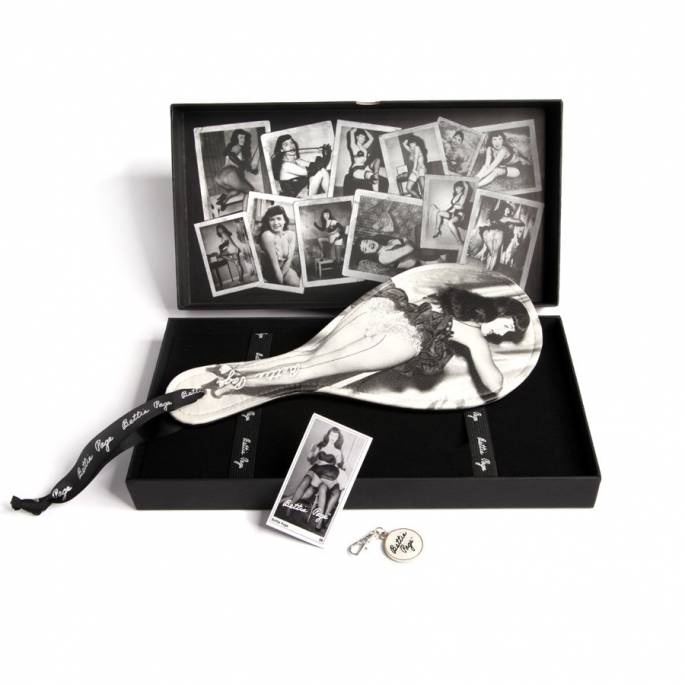 GRAND PADDLE BETTIE PAGE