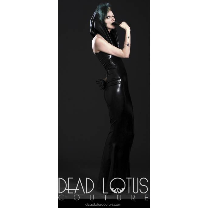 ROBE TRES LONGUE CAPUCHE LATEX DEADLOTUS