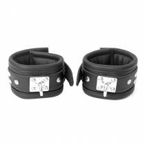 BLACK LEATHER HANDCUFFS + METAL RING 360