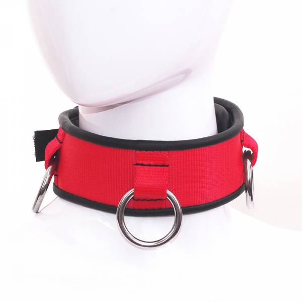 HALSBAND AUS ROTEM NYLON UND SCHWARZEM LEDER 3 RINGE