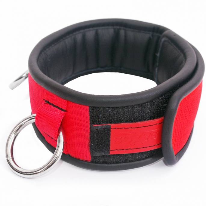 HALSBAND AUS ROTEM NYLON UND SCHWARZEM LEDER 3 RINGE