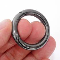 KARABINERHAKEN RING SCHWARZ D: 35MM