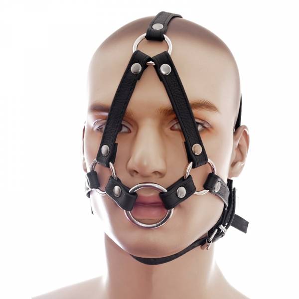 KOPFGESCHIRR AUS SCHWARZEM LEDER + RING