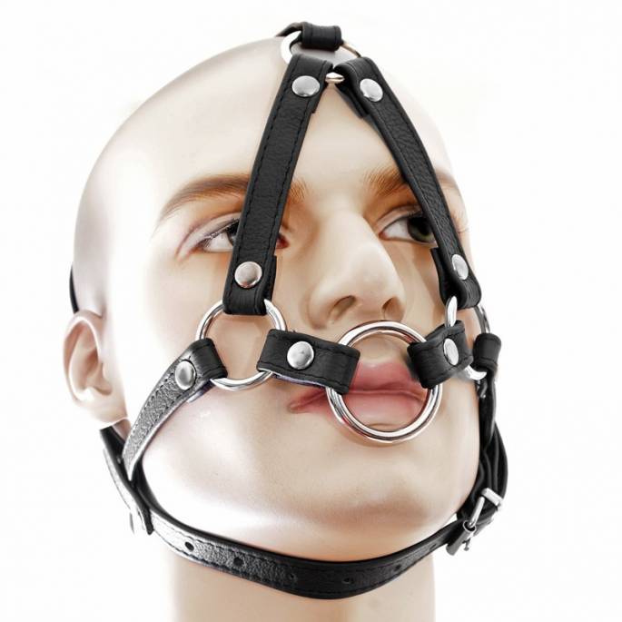 KOPFGESCHIRR AUS SCHWARZEM LEDER + RING