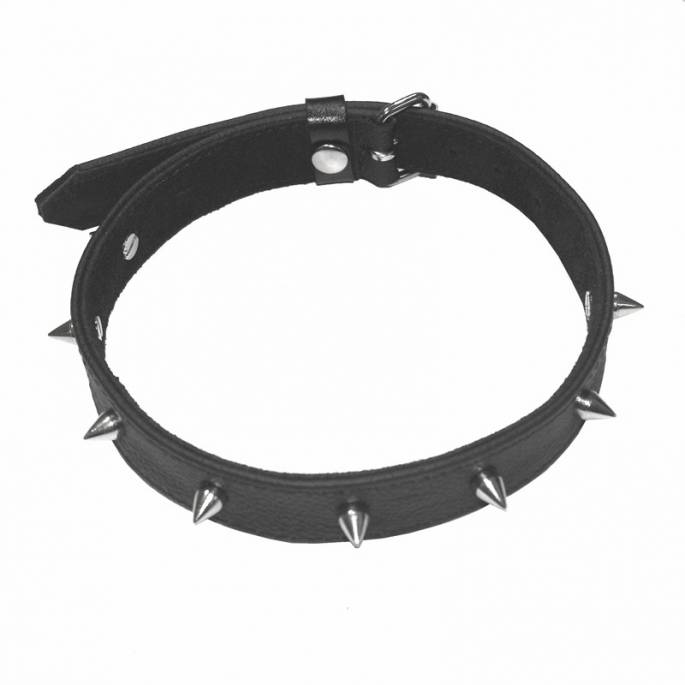 FINE LEATHER COLLAR WITH STUDS