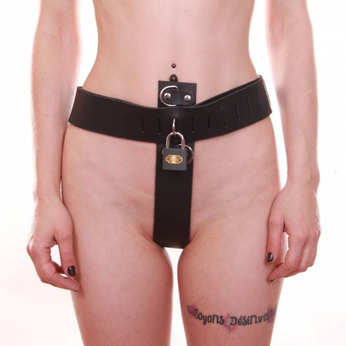 KEUSCHHEITSGÜRTEL FRAU