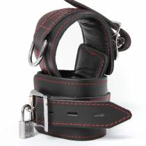 MENOTTES CUIR NOIR COUTURE ROUGE CADENASSABLES