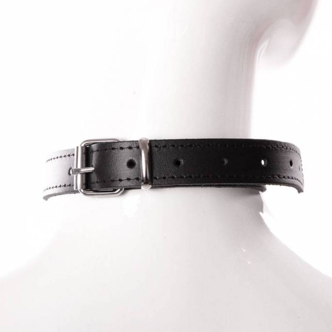 HALSBAND AUS SCHWARZEM LEDER + RING