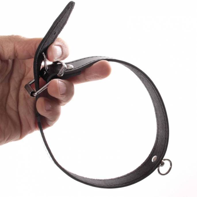 HALSBAND AUS SCHWARZEM LEDER + RING