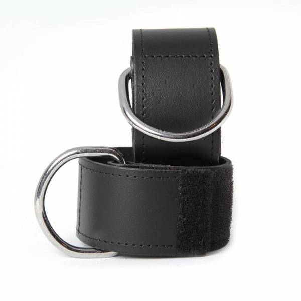 LEATHER HANDCUFFS BIG RING + SCRATCH