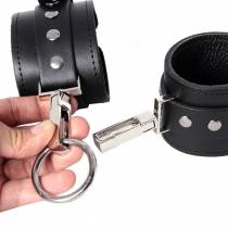 MENOTTES MOUSQUETONS CARRES