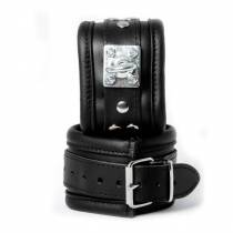 BLACK LEATHER HANDCUFFS + METAL RING 360