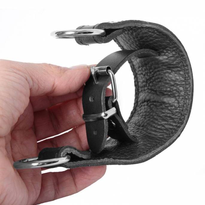 LEDERHANDSCHELLEN + ZWANGSRINGE