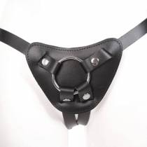 IMBRACATURA PER DILDO IN PELLE NERA