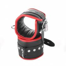 CHEVILLERES CADENASSABLES CUIR NOIR ET ROUGE