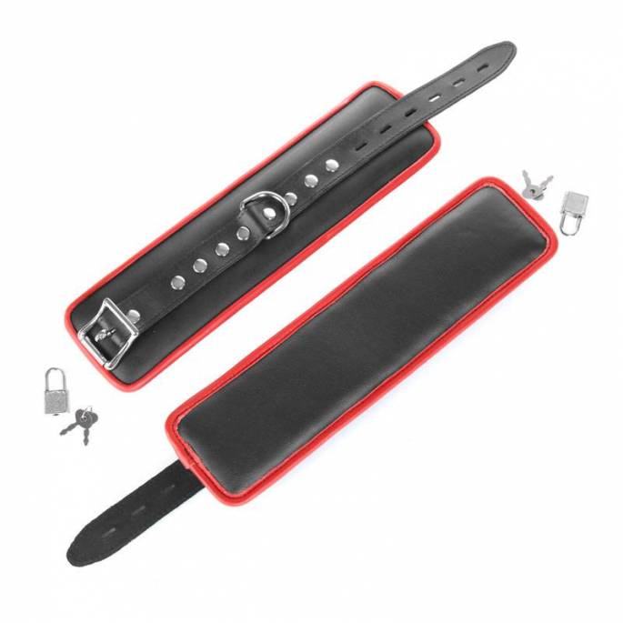 VORHÄNGESCHLOSSDÜBEL AUS SCHWARZEM UND ROTEM LEDER