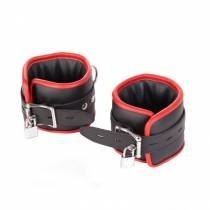 CHEVILLERES CADENASSABLES CUIR NOIR ET ROUGE