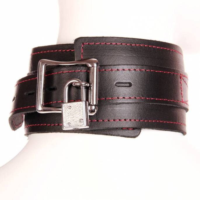 HALSBAND AUS SCHWARZEM LEDER MIT ROTER NAHT, MIT VORHÄNGESCHLOSS ABSCHLIESSBAR