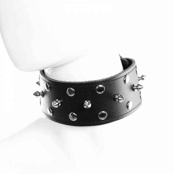 LEDERHALSBAND MIT VORHÄNGESCHLOSS + NÄGEL