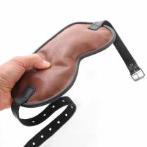 GEPOLSTERTE MASKE BRAUN