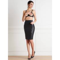 DUNKELKAMMER SG NACKTE BRÜSTE