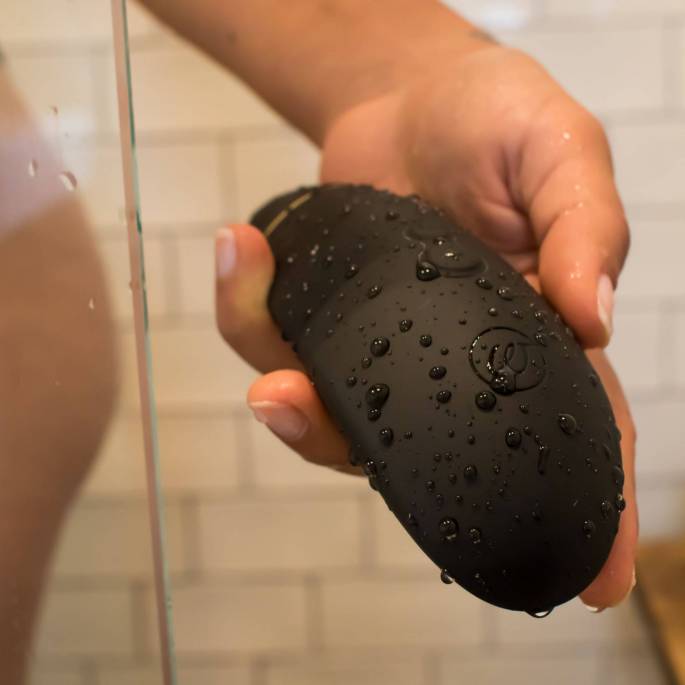 WOMANIZER PREMIUM NOIR/OR