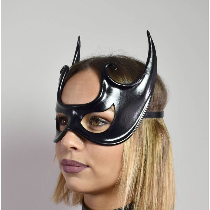 SMALL LEATHER FAIRY MASK