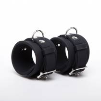 PADLOCKABLE SILICONE HANDCUFFS