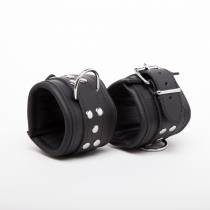 MANETTE IN PELLE NERA