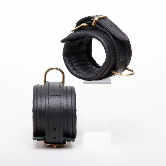 MENOTTES CUIR ANNEAU DORE