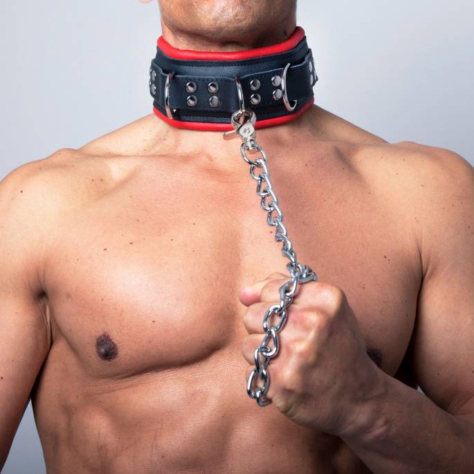 HALSBAND AUS SCHWARZEM UND ROTEM LEDER 8 CM