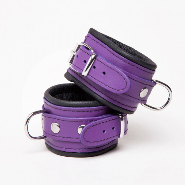 BLACK LEATHER HANDCUFFS + LILAC 5CM