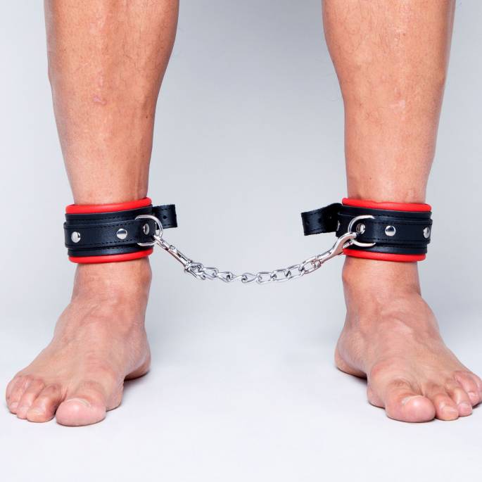 Fußfesseln Leder schwarz + rot 5cm