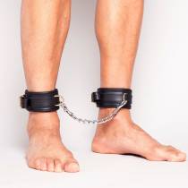 CHEVILLERES CUIR NOIR ANNEAU DORE