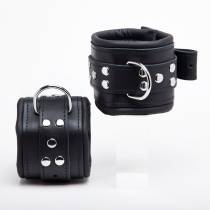 MENOTTES CHEVILLES CUIR NOIR 8 CM