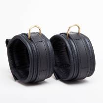 CHEVILLERES CUIR NOIR ANNEAU DORE