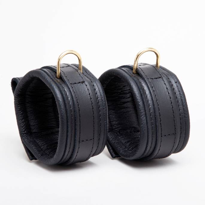 CHEVILLERES CUIR NOIR ANNEAU DORE