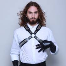 KREUZGESCHIRR MIT NÄGELN T.U