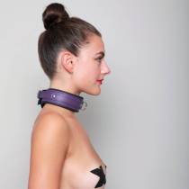 COLLIER CUIR NOIR + LILAS 5CM