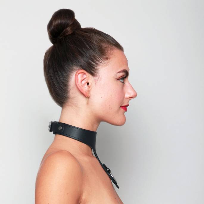 HALSBAND AUS SCHWARZEM LEDER - HISTOIRE D'EAU