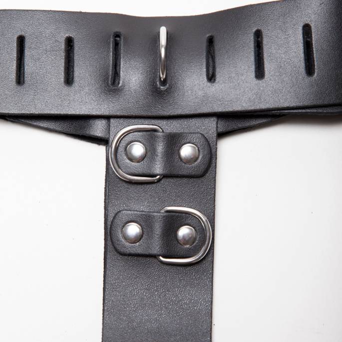 KEUSCHHEITSGÜRTEL FRAU