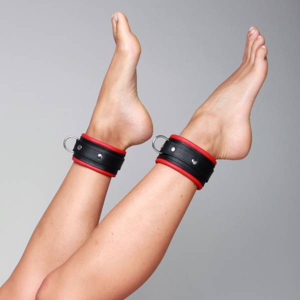 chevillères cuir noir + rouge 5cm