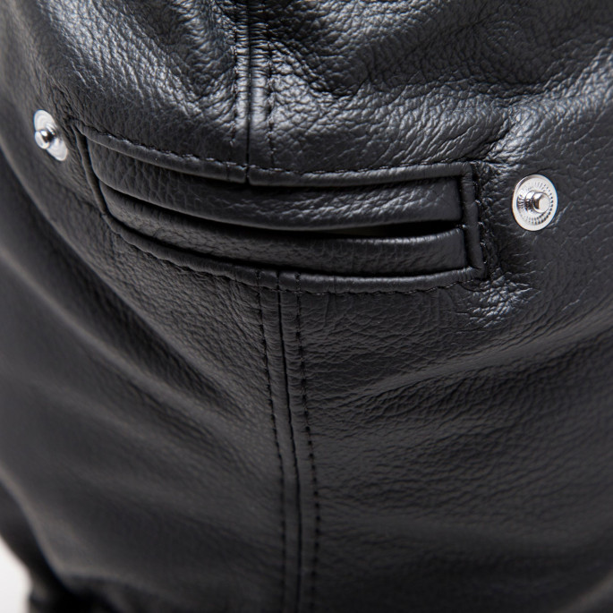 ISOLATIONSHAUBE AUS LEDER